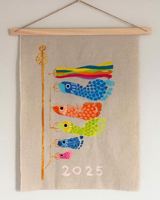 「毎年やれたらなぁ」第二子出産の新井恵理那、家族の足裏スタンプでこいのぼりタペストリーが完成！