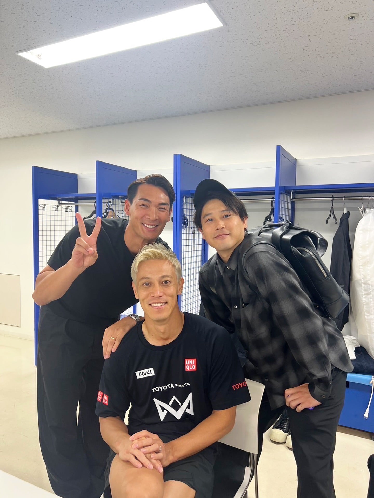 「豪華すぎる3ショットにファン歓喜　本田圭佑と槙野智章、内田篤人がロッカールームで再会」