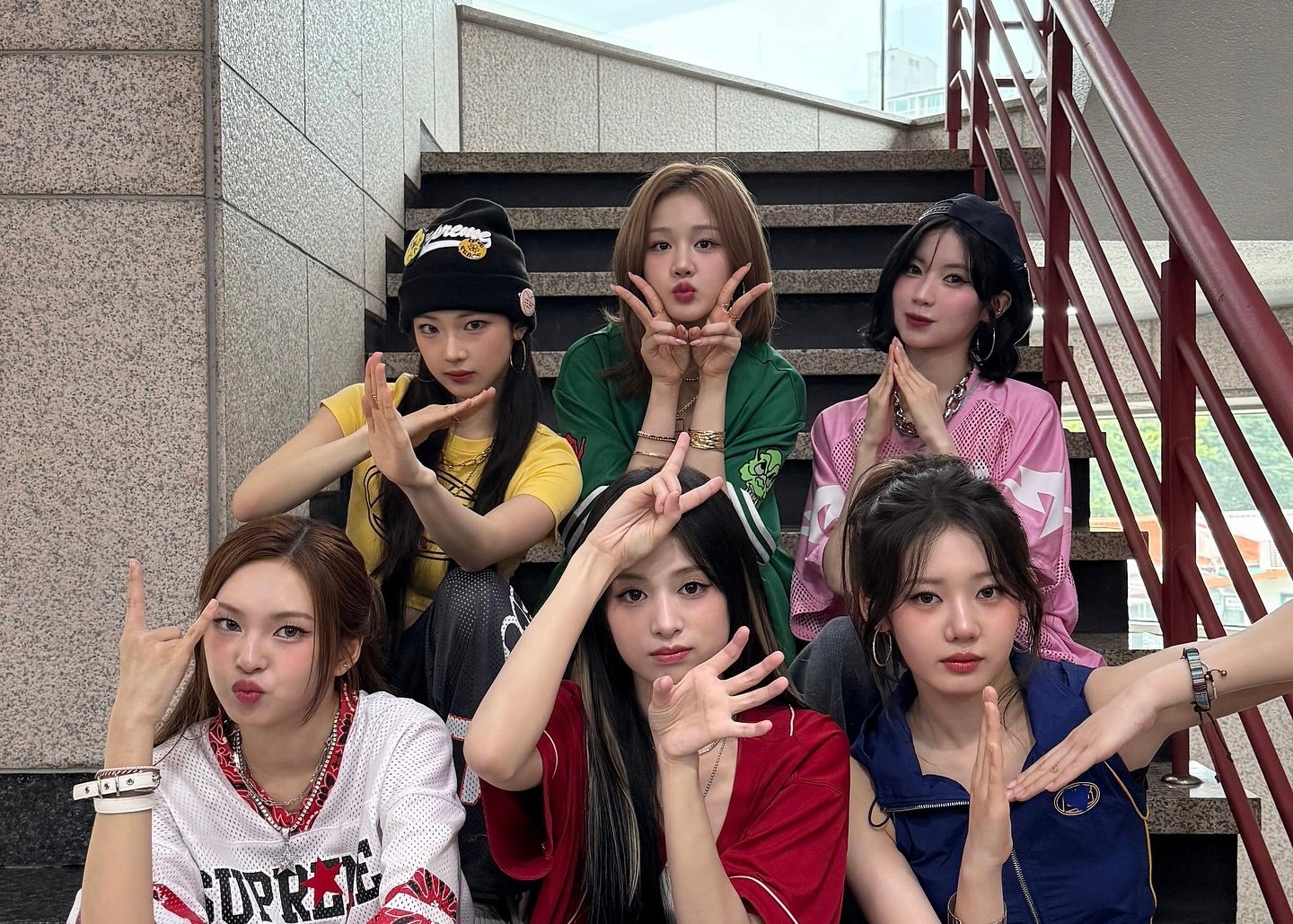 BABYMONSTERのRUKAが「INKIGAYO」で魅せたビーニースタイルに注目