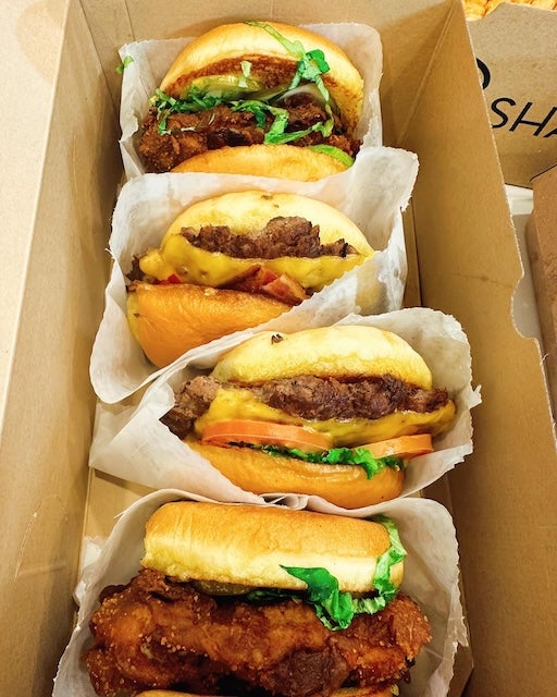 実は大食い⁉︎ 有吉弘行が美味しそうなハンバーガーを紹介！