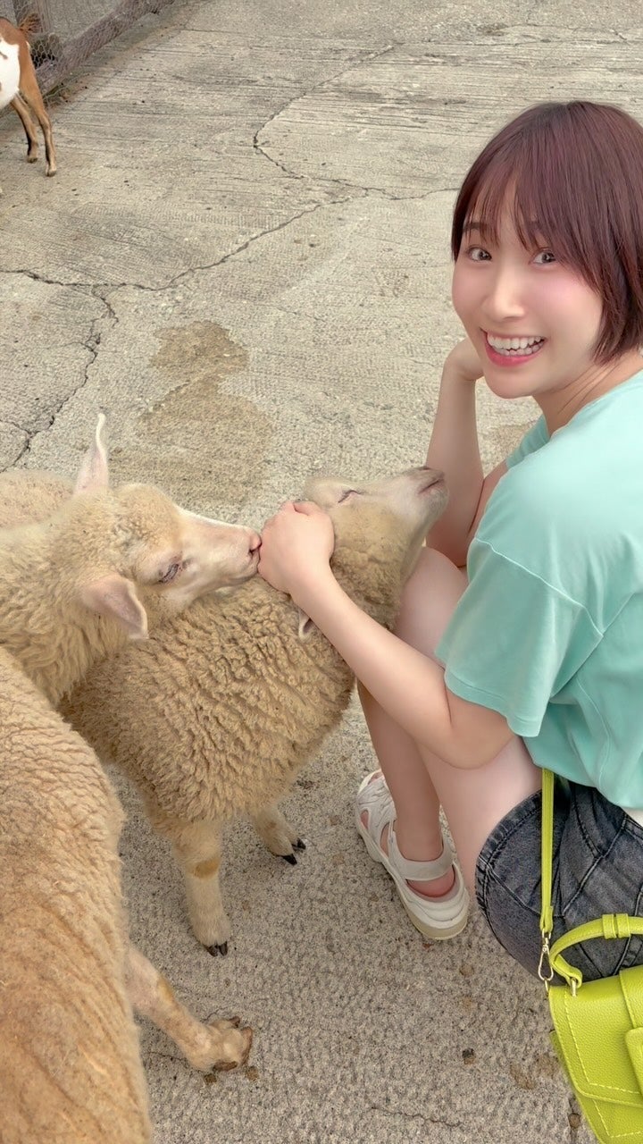 「良いハンターは動物に好かれる」姫子、羊と戯れる姿にファンほっこり