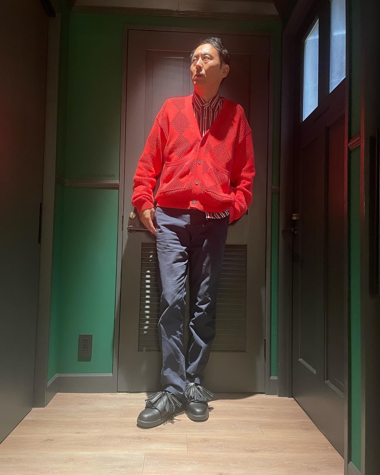 「まるでモデル！？」アンガールズ田中のスタイルに驚きの声❗️