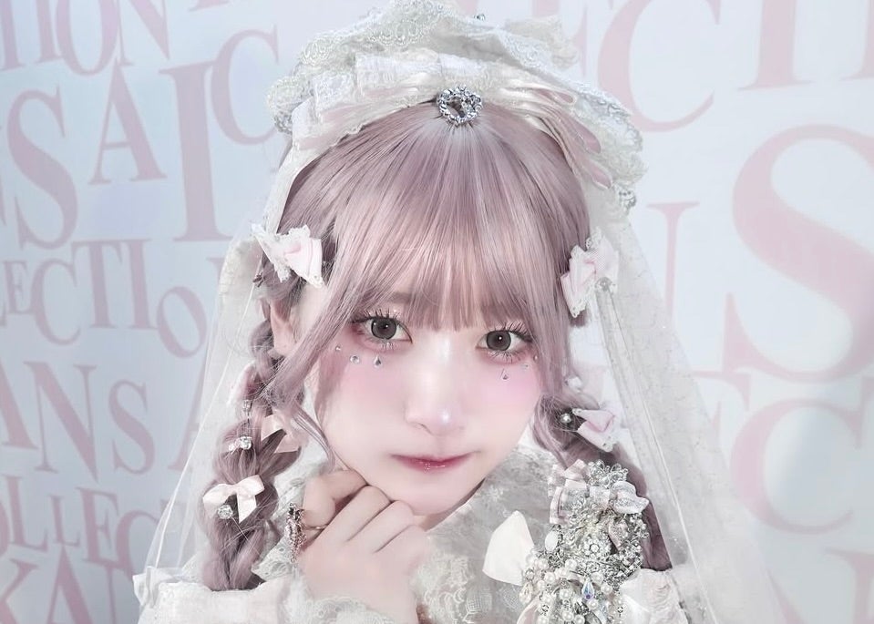 「まるで天使」観客を魅了した甘ロリ×ピンクヘアの衝撃ルック