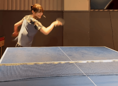 「練習僕も頑張ります！」卓球美女子、頑張る練習モードで情熱のスマッシュ！ファン歓喜「うぉー、チョイアップでお願い」