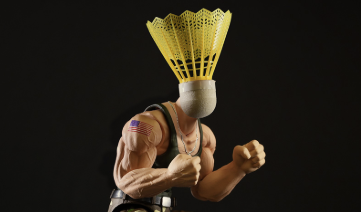 田中達也、“シャトルでバトル”新作発表！ミニチュアの世界に熱視線