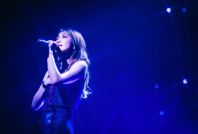 毛布の中みたい！May’n、バラードコーナーで柔らか演出に挑戦