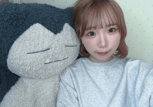 「マブイです」美女プロボウラー、”ふわふわ巻き＆カビゴンツーショット”披露にファンうっとり「巻き髪似合ってるねー」