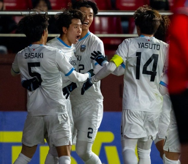 川崎フロンターレのカブレラが昨日の試合を何度も見返す！