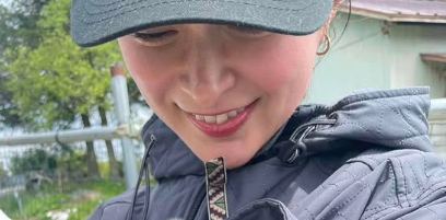 「奇跡の豚さん再会！」市井紗耶香が子豚抱っこショット「感動のひと時」