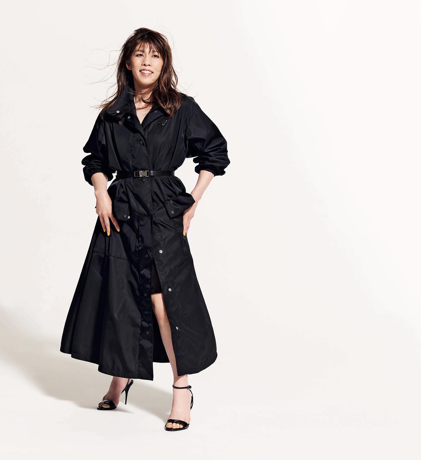 「かっこいい😍😍😍」吉田沙保里さんがクールビューティな1枚を披露🖤