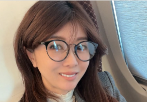 矢部美穂、大阪で取材ロケ！新ジャケットでコーデを披露！