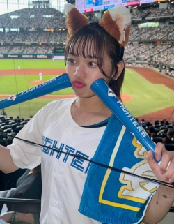 19歳人気インフルエンサーが始球式に登場 ‘’まさか’’の共演にファン歓喜「ゆあビーム！」