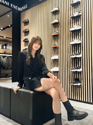 生見愛瑠（めるる）、アルマーニエクスチェンジのイベントに登場！ファンから「美脚」「ブラックコーデがかっこいい」と絶賛の声