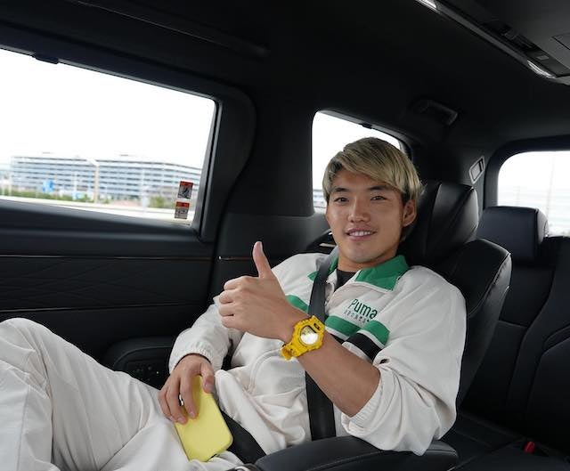 「ただいま日本！」堂安律が日本に帰還