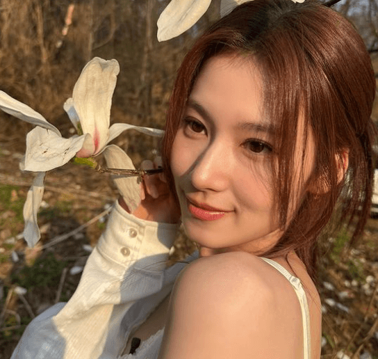 TWICE・サナのオフショットが「可愛いすぎる」ファンは大興奮