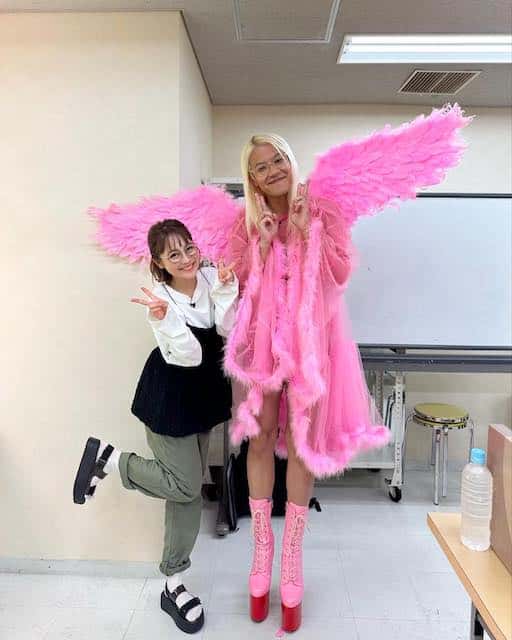 鈴木奈々 身長差30cm超え⁉︎衝撃の仲良し2ショット公開で話題に💖