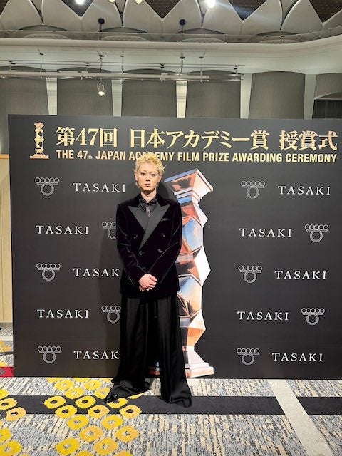 アカデミー賞に金髪&個性的メイクで登場した菅田将暉 ファンからは「金髪爆イケすぎる」との声