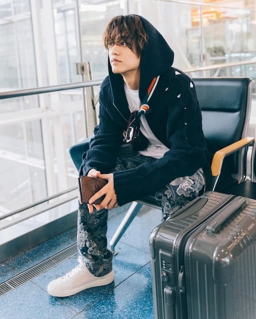 髙橋海人、夜中に爆弾投稿？！「海ちゃんと旅行行った記憶があるようなないような、、笑」