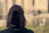 新井恵理那、大人リボンのヘアアクセを披露！シンプルで上品な魅力が話題に