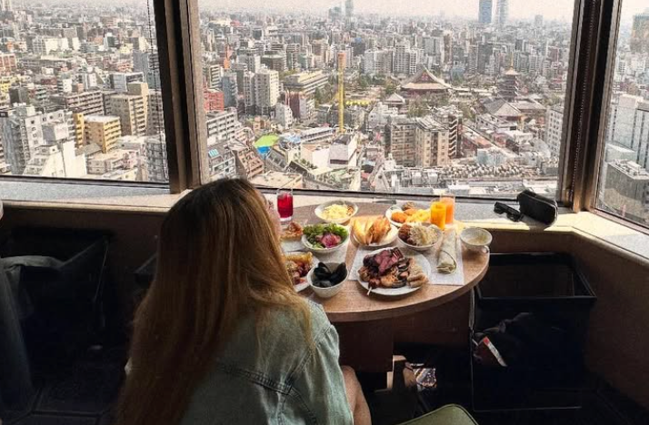 東京の絶景を背に「ここにいる」　ホッケー代表・永井葉月の覚悟にファン注目