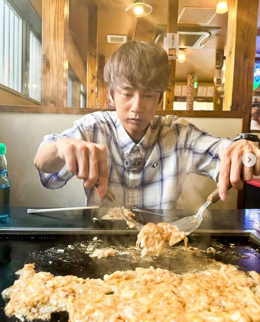 「真剣にもんじゃ焼いてる中丸君も素敵」KAT-TUN・中丸雄一のもんじゃを焼く姿にファンら悶絶！