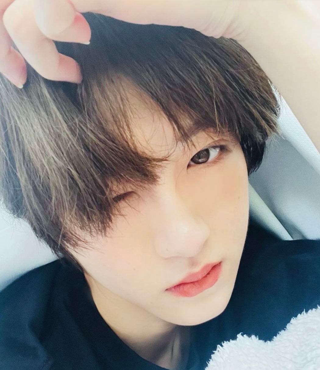 元乃木坂46の若月佑美が激レア自撮りショットを公開