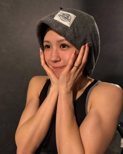 菅原美優、癒しの“ととのいショット”公開！サウナハットが動物たちの命を救う！？