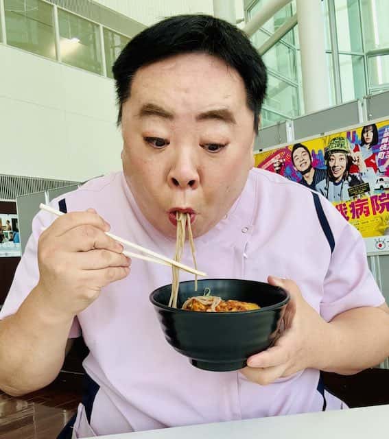 俳優としても活躍する人気芸人 本日の昼食は？