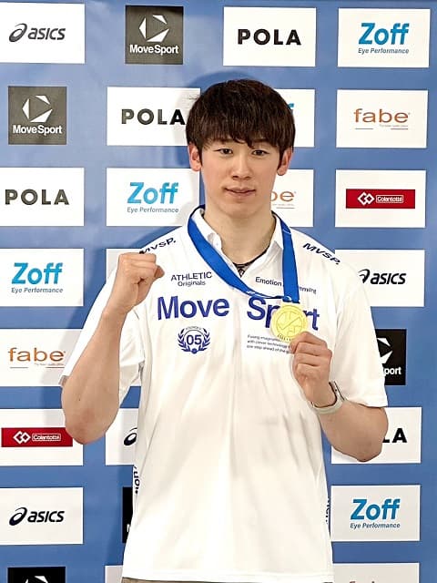 バレー男子 石川祐希が帰国。チャンピオンズリーグのメダルを手にした姿を公開