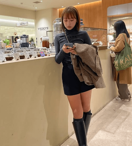 「可愛すぎるし！」大人気の美女ゴルファー、お見つめの”ドキドキフォト＆絶対領域美脚ショット”にファンの魂、荒ぶる！