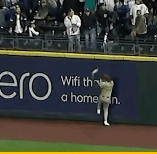 パドレスの大スターが超ファインプレー「Best right fielder in baseball」