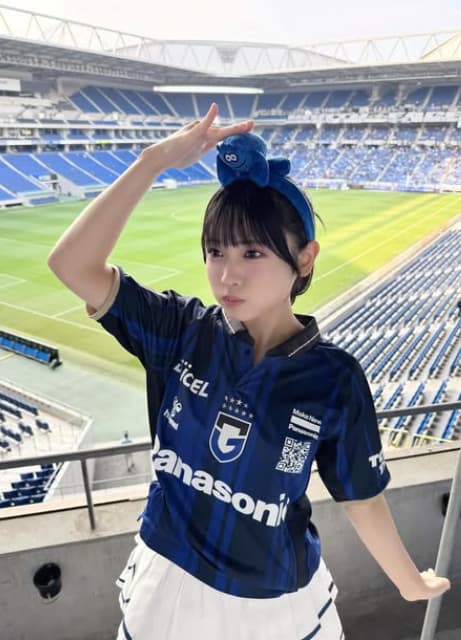 NMB48・芳賀礼がライブパフォーマンスショットを披露！自身の選んだ背番号とは？