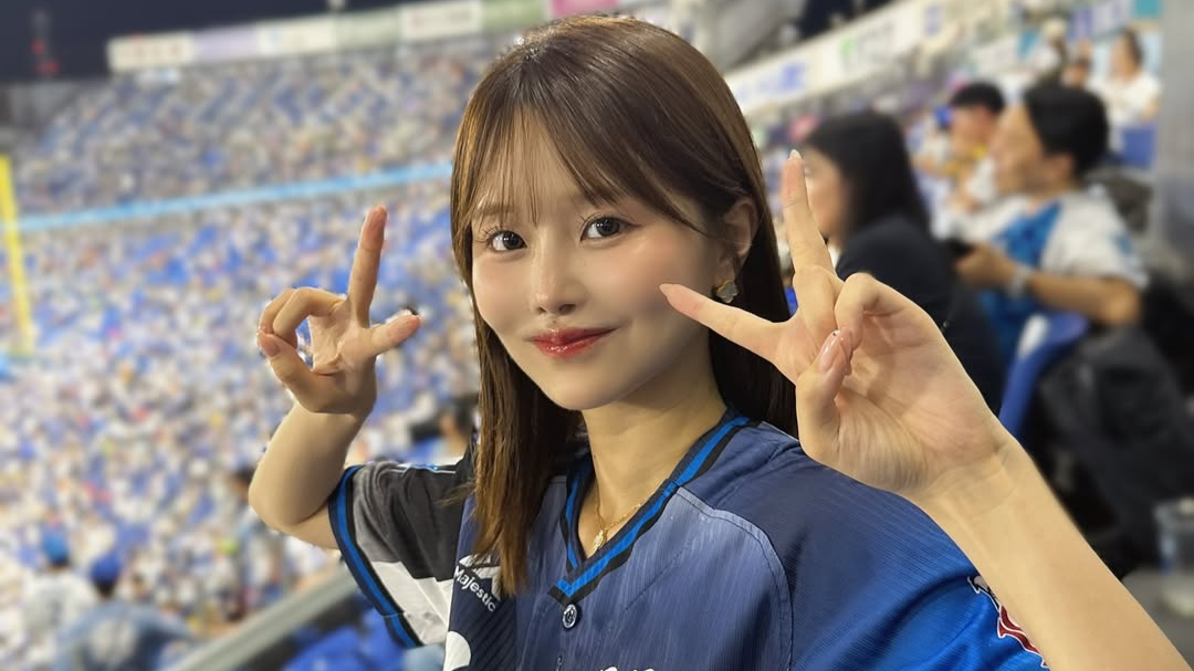 可愛さ反則級！美女スポーツグラドルがユニフォーム姿を披露！