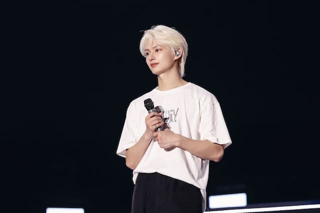 SEVENTEEN・ジュンの「カッコ良すぎるオフショット！」にファン大熱狂！