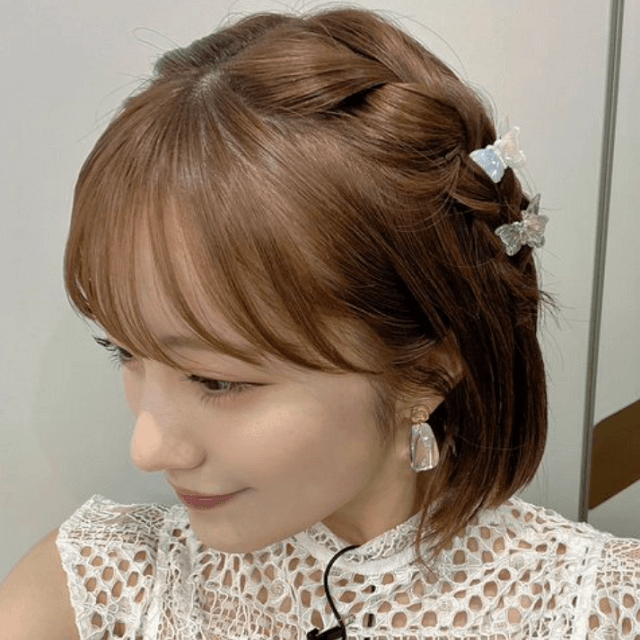 小嶋花梨(NMB48)が美麗な横顔ショット公開「頭に蝶々が」