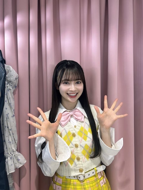 SNSで話題沸騰！AKB48の研修生がステージ衣装を公開し話題に