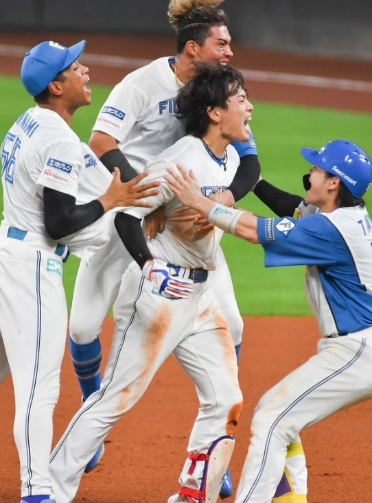 重圧の“開幕四番”を背負った1年 野村佑希がファイターズファンに届けた感謝の言葉