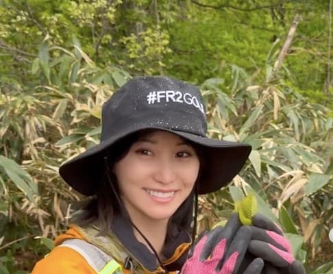 永尾まりやがはじめての山菜採りを体験！食欲そそる天ぷらも投稿