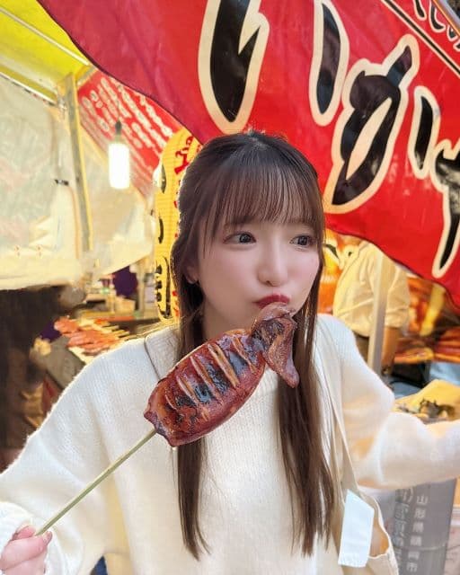 「アレとちゃうん？」大食い女王もえあず、東京のイカ焼きにびっくりする？！