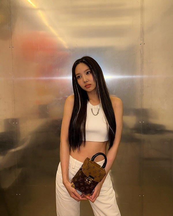 TWICE・ナヨンのへそ出しショット🌟スタイルの良さが話題💕