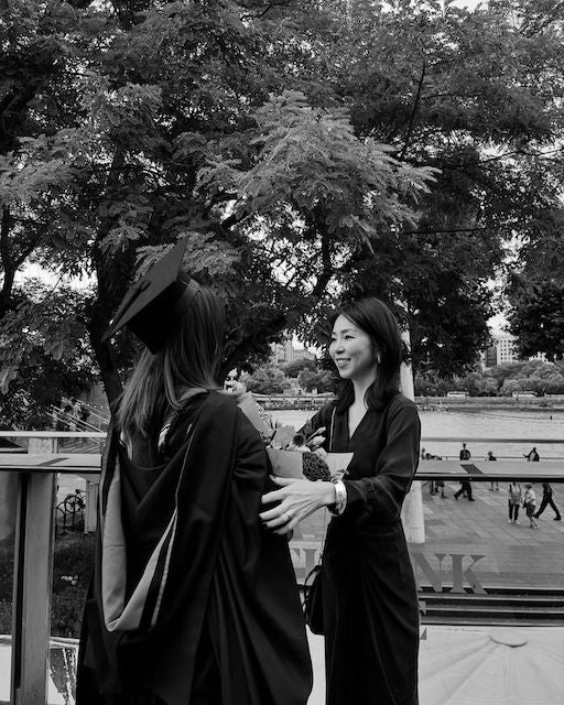 米在住アナウンサー、娘の大学卒業の記念写真を公開！