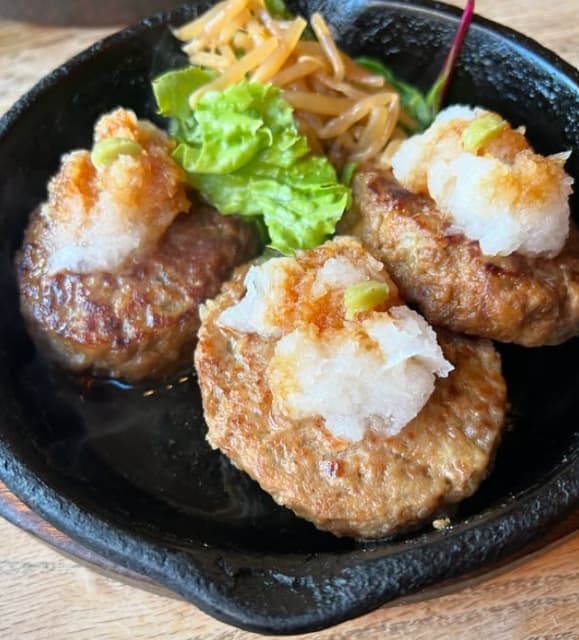 「安定の飯テロ」声優 江口拓也 ハンバーグの写真を投稿！