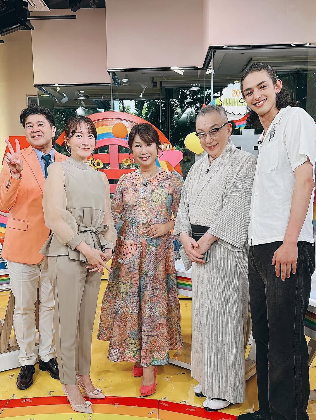 はるな愛、楽屋で○○と楽しい時間を過ごし○○から紅茶を頂き「ありがとございました」