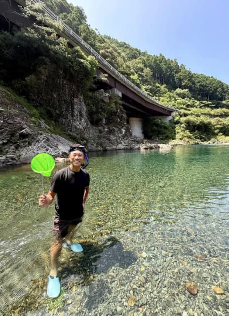 「ずっといたいと思える場所でした」元サッカー選手・前園真聖が川遊びを満喫！