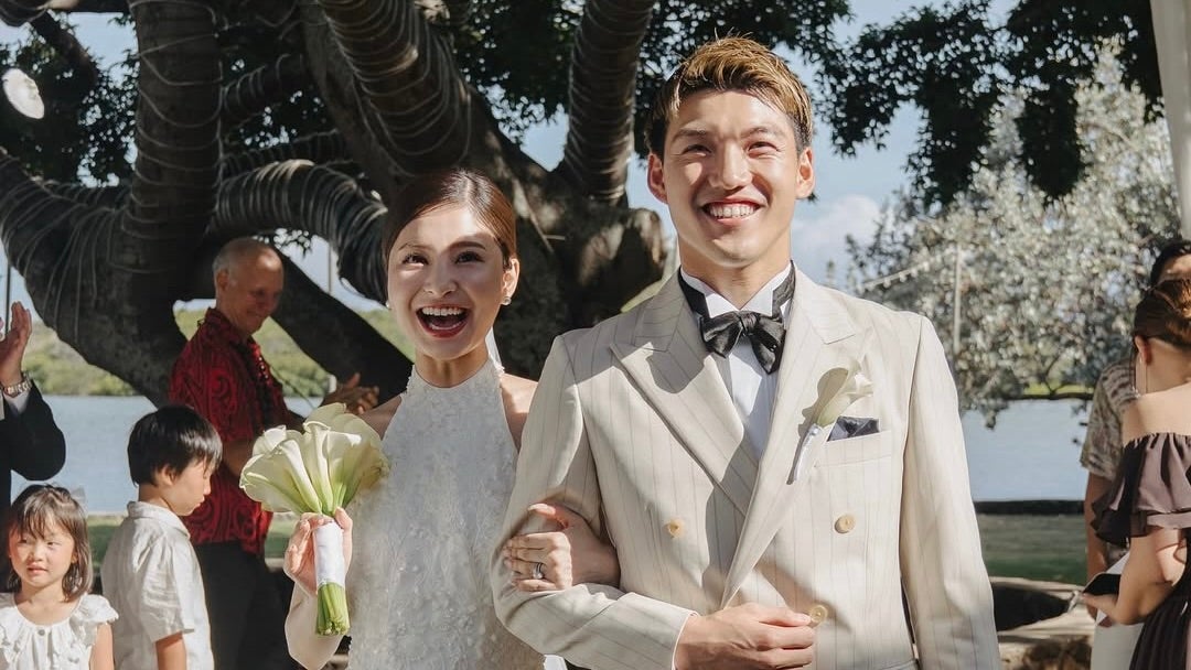 サッカー日本代表・堂安律夫婦、挙式報告に大反響！「今までのどの投稿よりも美しい笑顔」「最高ぅううう」の声