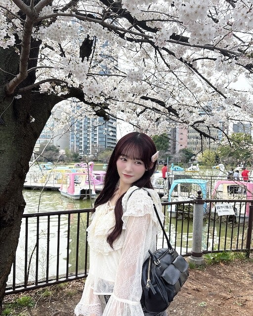 「桜との相性よすぎる😿」イコラブの音嶋莉沙がお花見ショットを公開し話題に