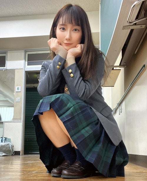 「吉岡里帆さんに見えた」33歳・ファーストサマーウイカのJK制服姿が話題💕
