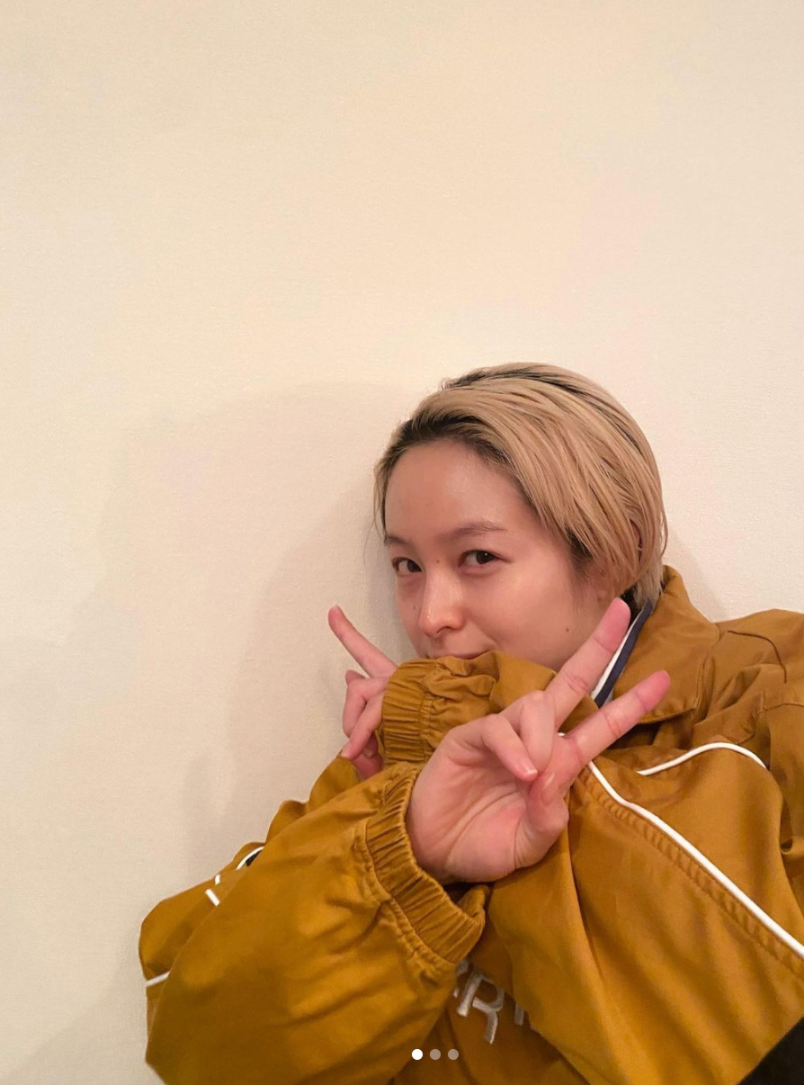 出産後の清野菜名さんが「劇的イメチェン❗️❓」金髪姿公開に大反響😲