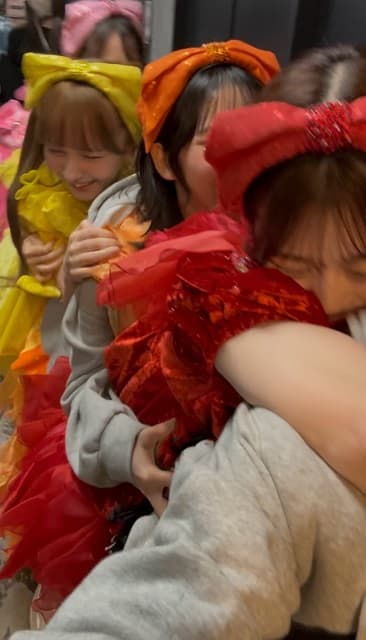 「みんなが〇〇風でつらなって…」FRUITS ZIPPER 櫻井優衣が可愛すぎるグループショットを公開！