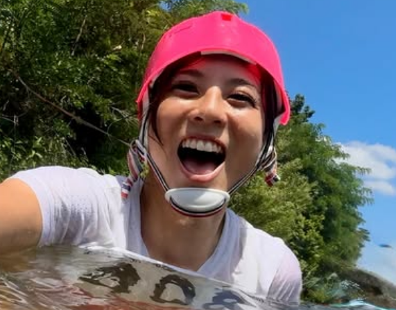 「めっちゃ気持ち良さそう！」美女トレーナー、”映えすぎ・爆水RUNショット”を披露！わんぱくでカワイイとファン歓喜